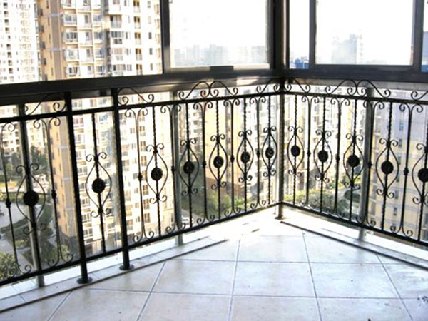 大铁门与工业门有何区别