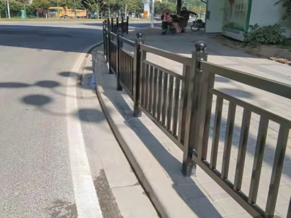 道路护栏